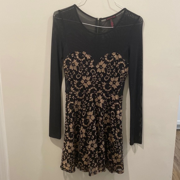 Gold and black New Years Eve dress - Picture 1 of 4